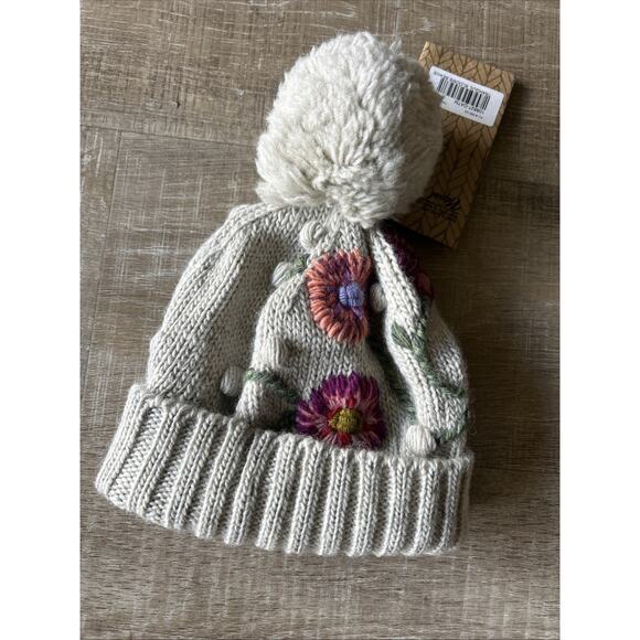 Lost Horizons Tranquil Blooms Wool Floral Embroidered Pom Beanie NWT Nepal main image 6